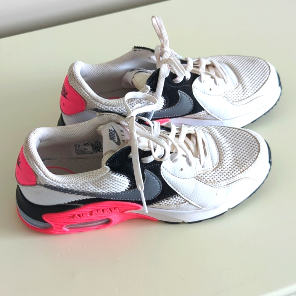 Nike Air Max Excee White & Pink